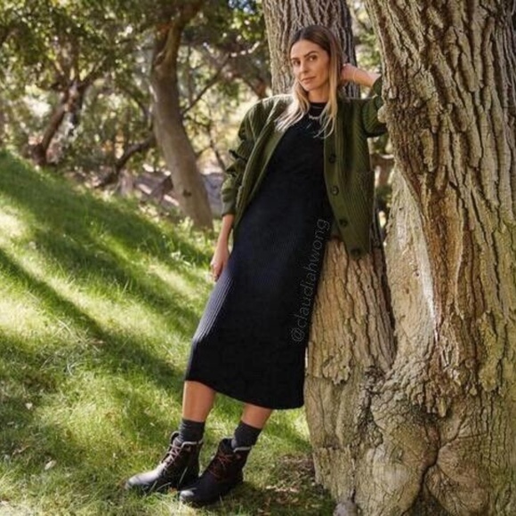 GWYN Rebecca Virgin Wool Rib Sweater Dress in Navy Blue - Picture 5 of 13